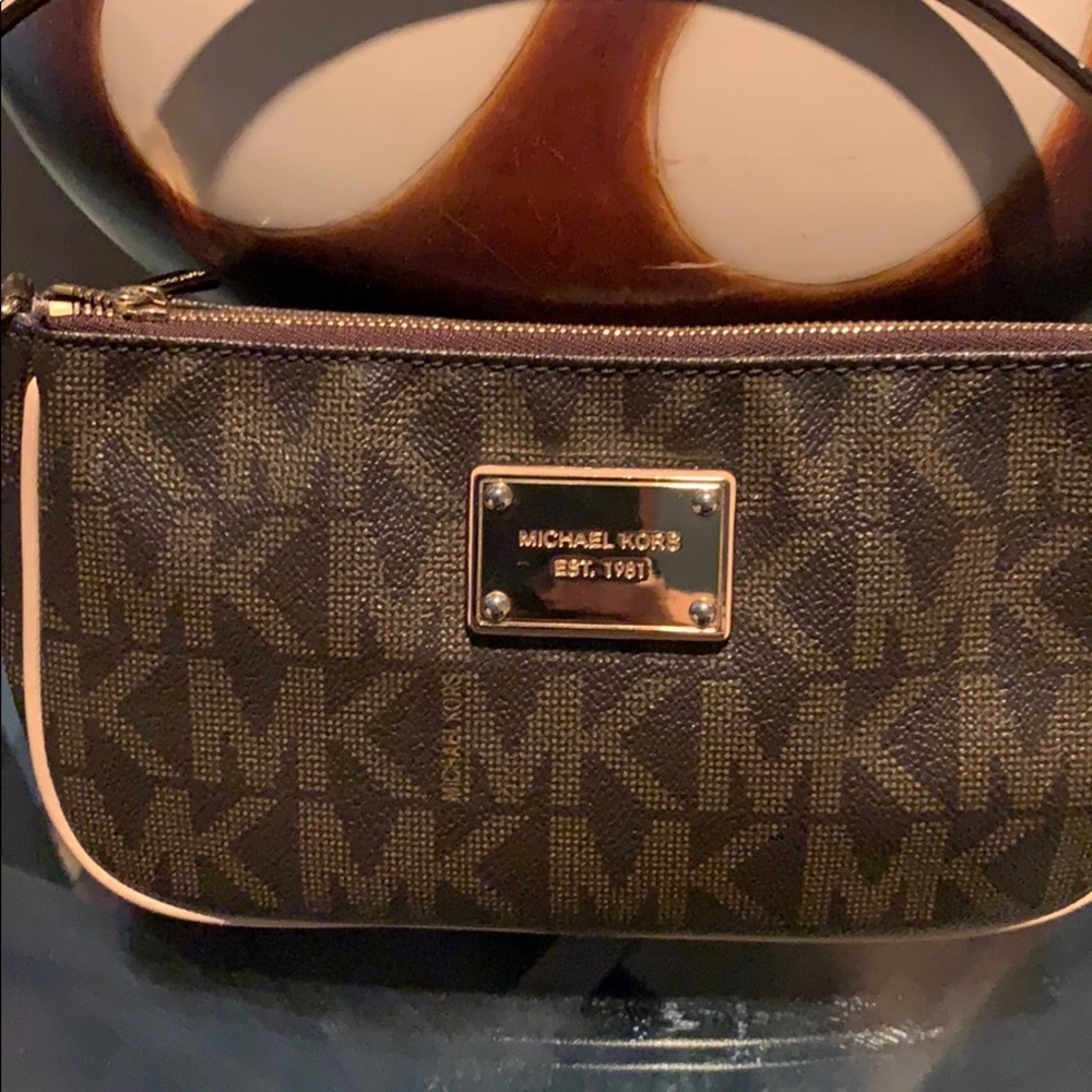 Signature print Michael KORS petite bag 🥰